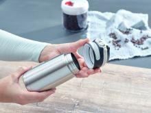 LEIFHEIT Termoska FLIP s šikovným uzávěrem 350 ml, nerez 03244_3 (2)