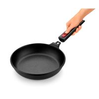 BRA Pánev INFINITY s odnímatelnou rukojetí o 18 cm_2 (1)